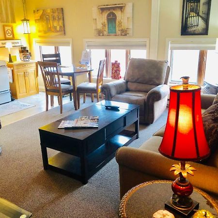 Galena Penthouse Overlooking Main Street With Free Off Street Parking Extérieur photo