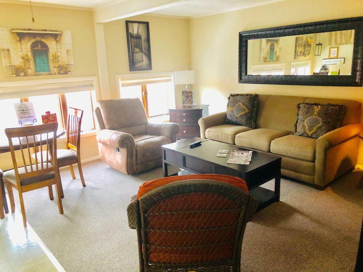 Galena Penthouse Overlooking Main Street With Free Off Street Parking Extérieur photo