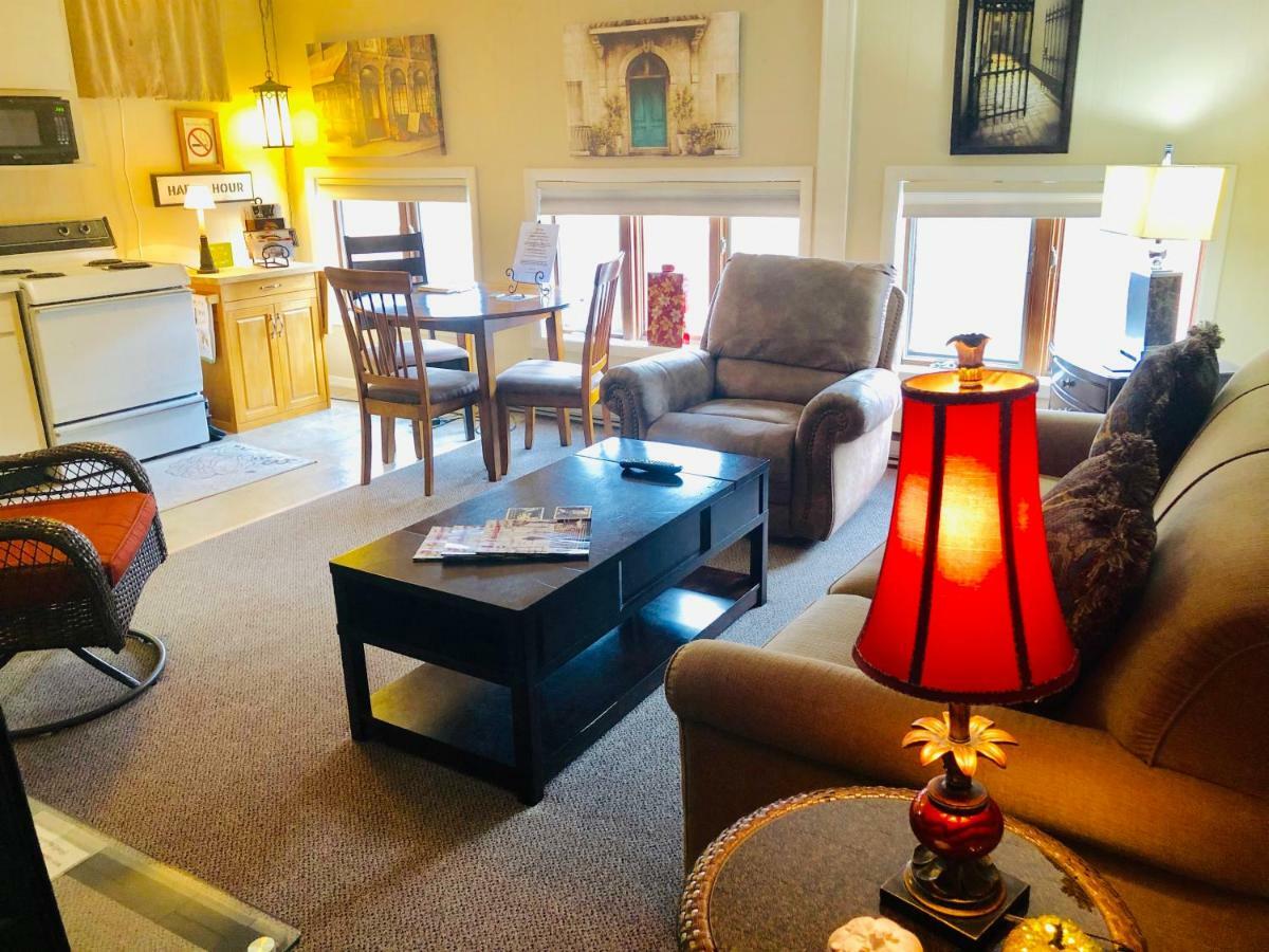 Galena Penthouse Overlooking Main Street With Free Off Street Parking Extérieur photo